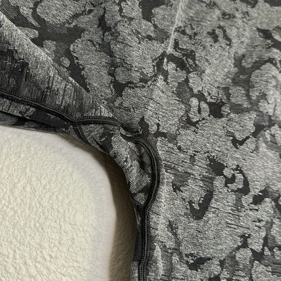 Gymshark Womens XLarge Black Crop Top and Camo Seamless Leggings Activewear - Picture 12 of 15